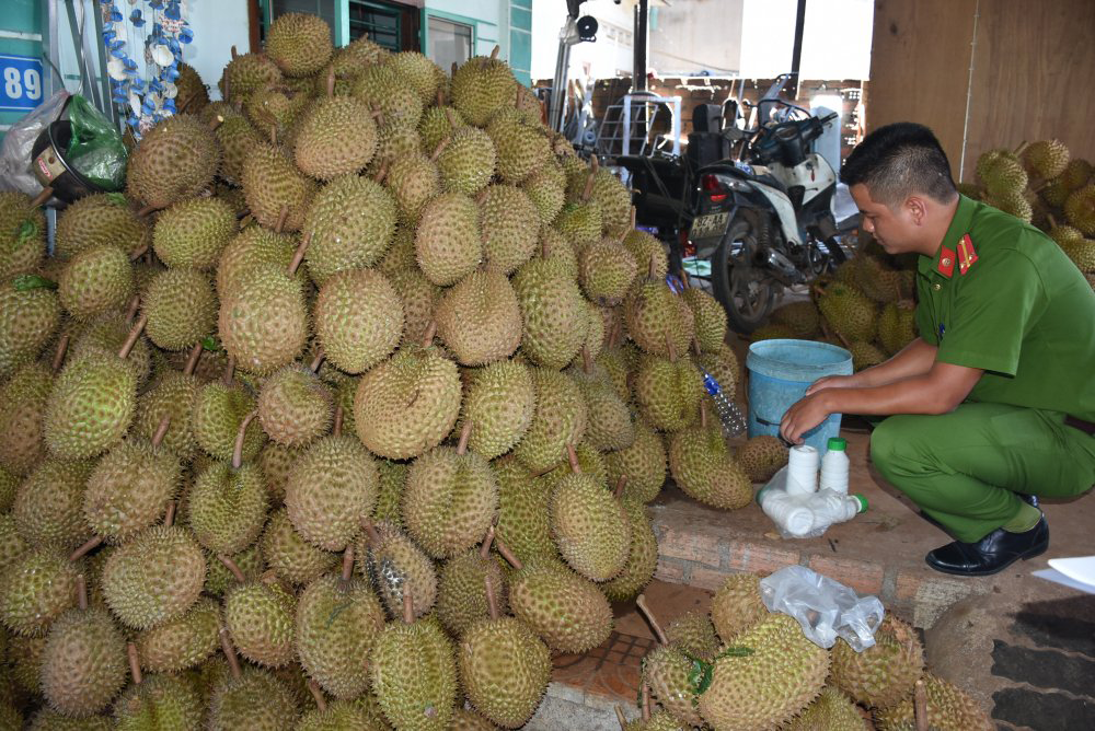 Trái cây đẹp nhờ hoá chất